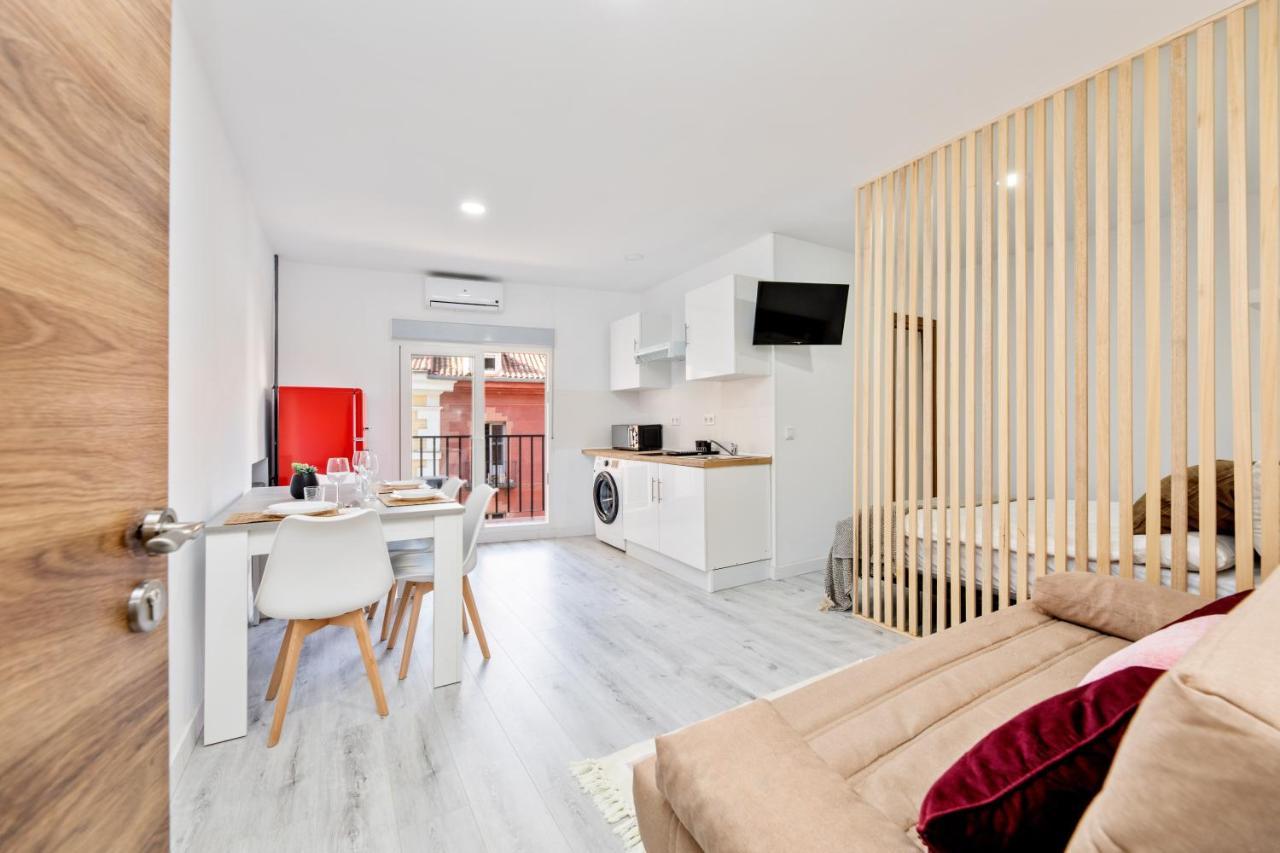 Los Apartamentos Jacinto Benavente Centro Мадрид Экстерьер фото