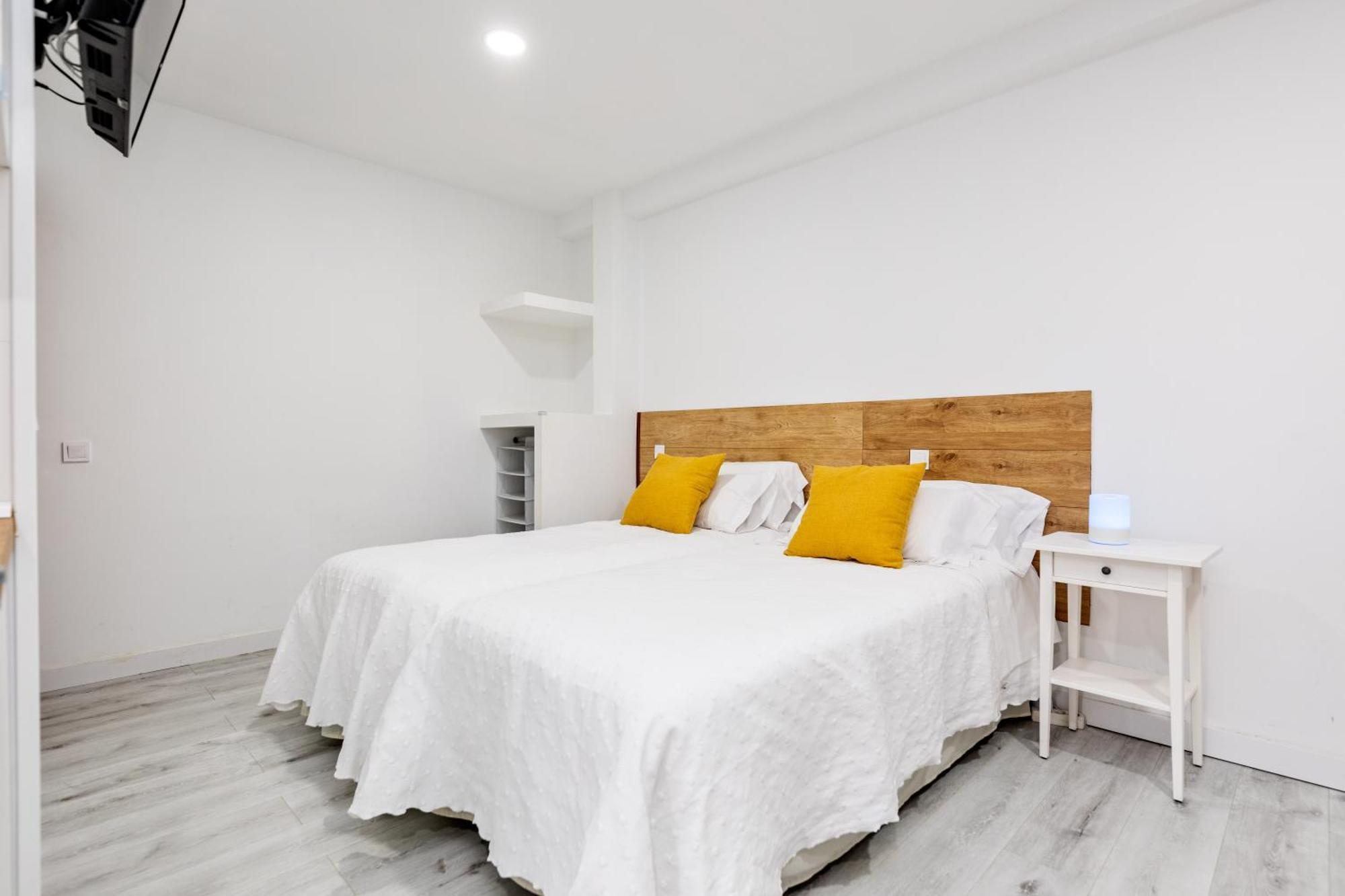 Los Apartamentos Jacinto Benavente Centro Мадрид Экстерьер фото