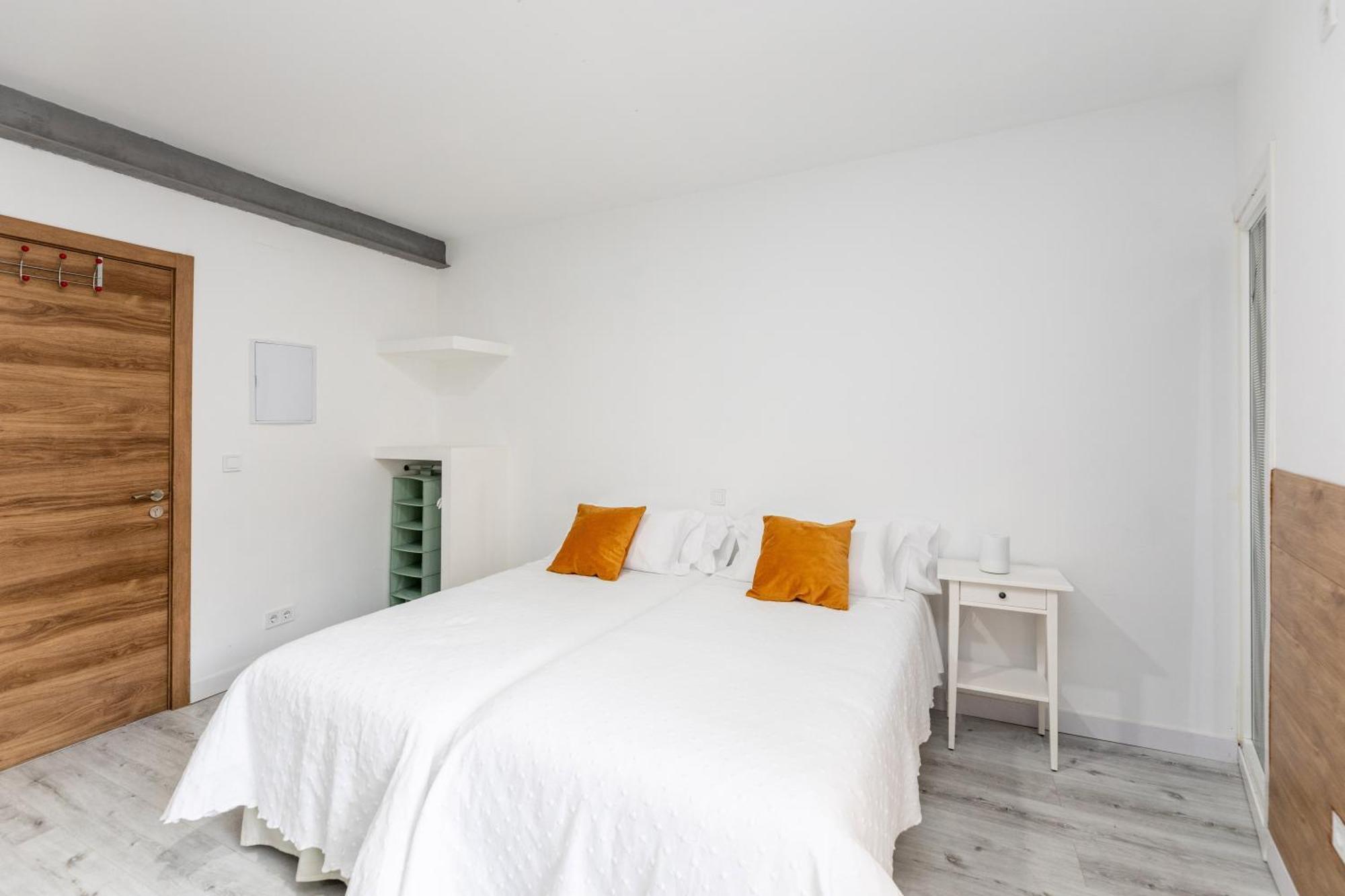 Los Apartamentos Jacinto Benavente Centro Мадрид Экстерьер фото