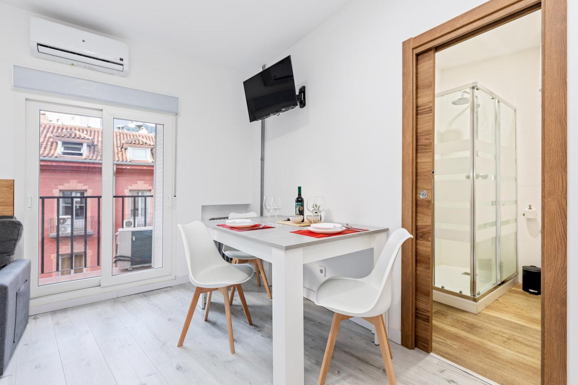 Los Apartamentos Jacinto Benavente Centro Мадрид Экстерьер фото
